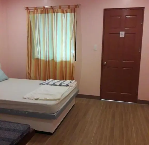 Basic Kolmen Hengen Huone, Cubby S Guesthouse