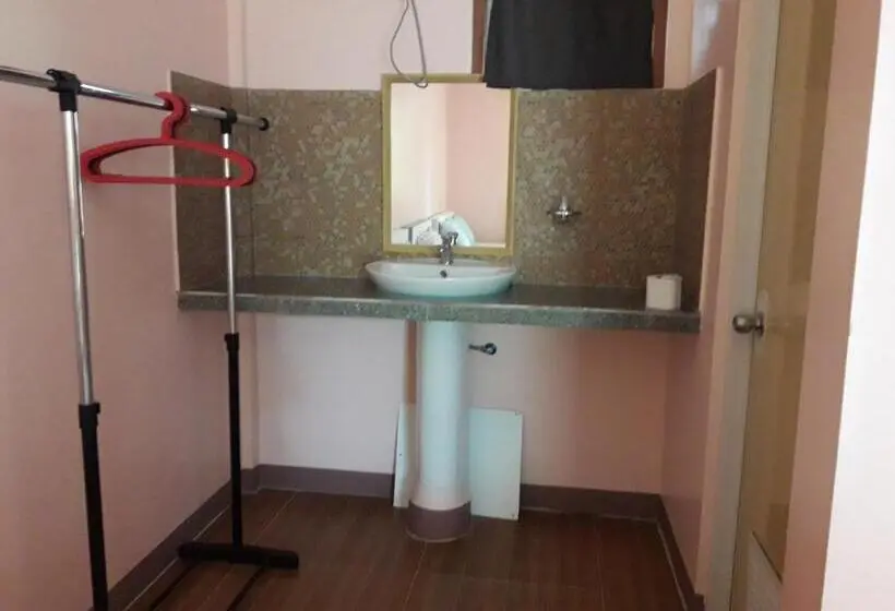 Classic Neljän Hengen Huone, Cubby S Guesthouse
