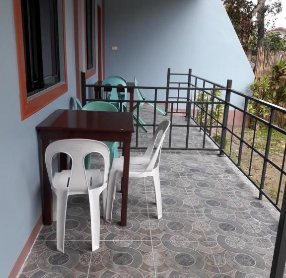 Quarto Quadruple Clássico, Cubby S Guesthouse