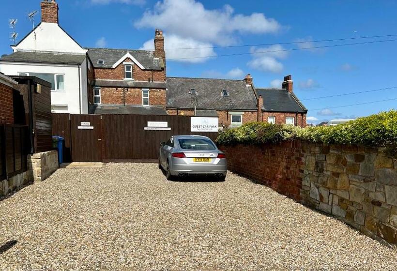 Люкс Deluxe Кровать Кинг, The Mainstay Luxury Boutique Rooms With Private Parking