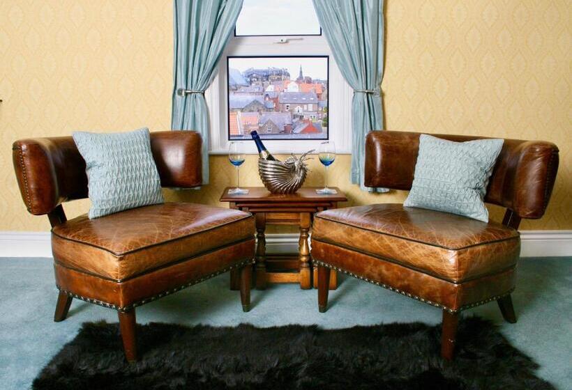 Люкс Deluxe Кровать Кинг, The Mainstay Luxury Boutique Rooms With Private Parking