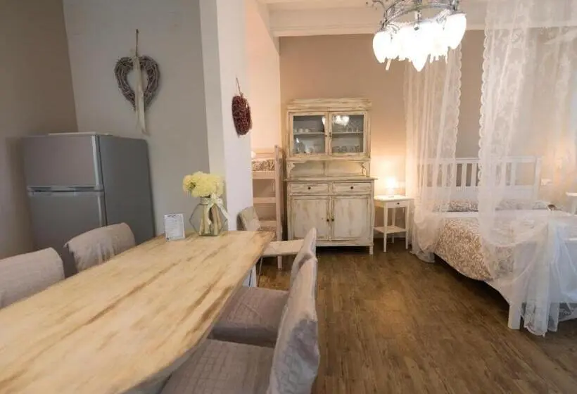 ファミリーステューディオ, Villa Rossella Rooms