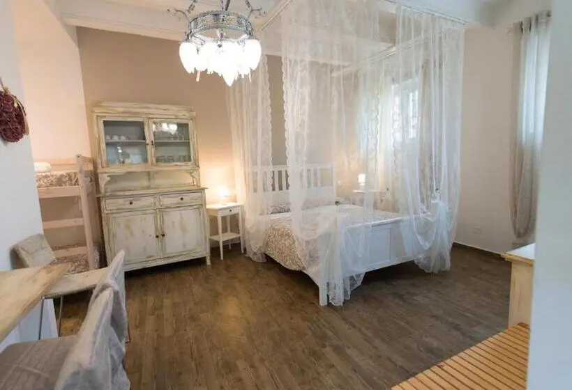 ファミリーステューディオ, Villa Rossella Rooms