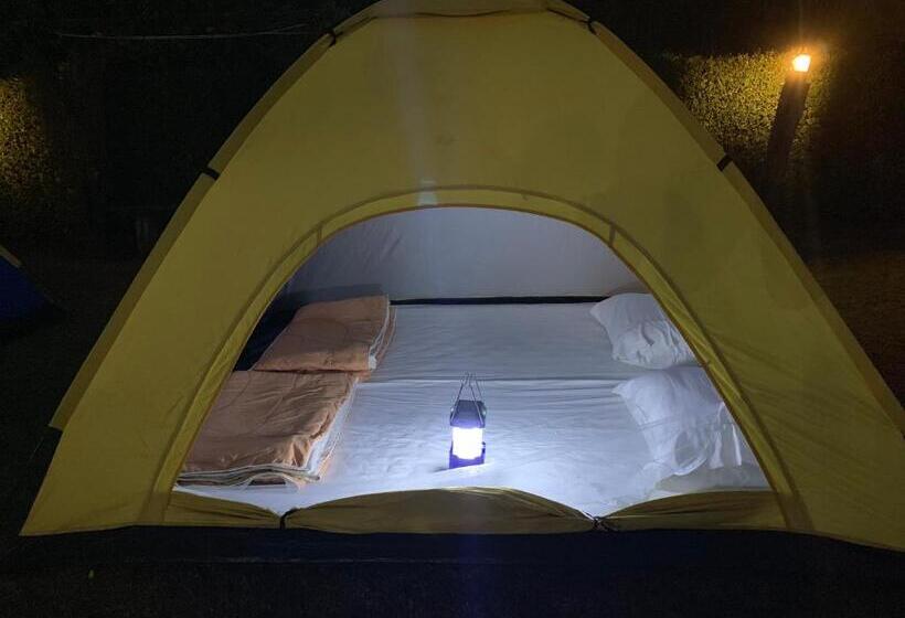 Standard Tent, Baan Maikhiangphu Wang Nam Khiao