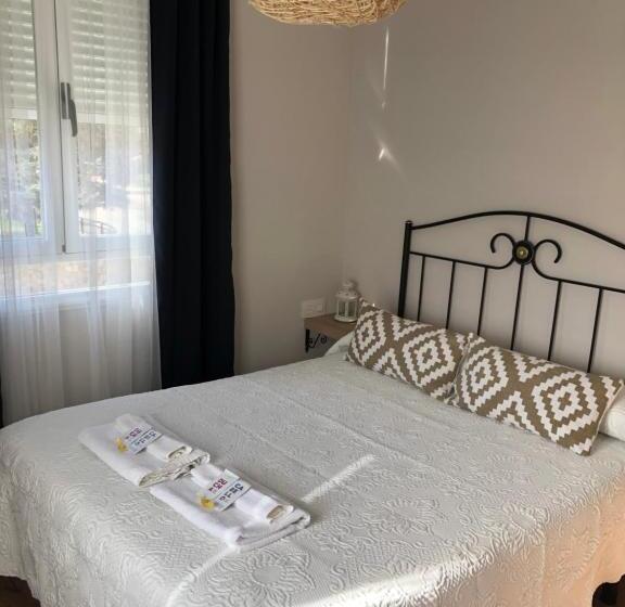 带共用浴室的标准房间, Pensión Fernández