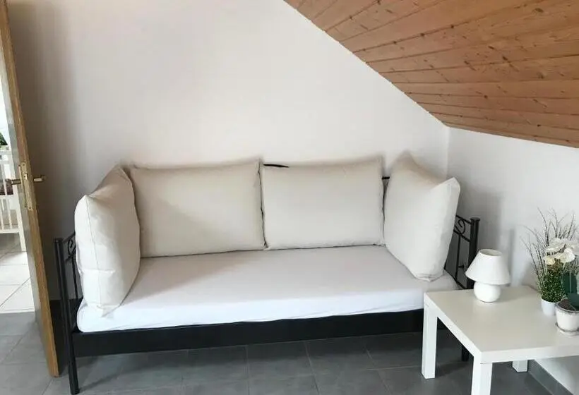 Huoneisto 1 Makuuhuone, Gästehaus Steinmann Großes Gästezimmer