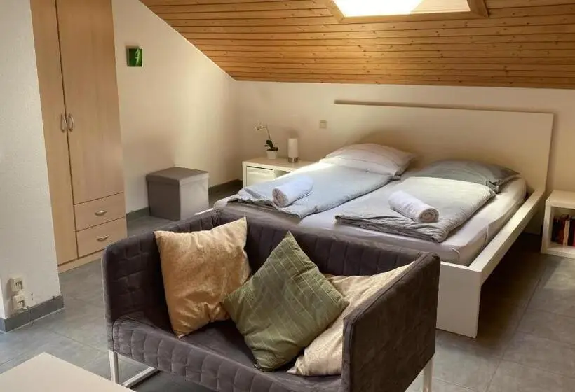 Huoneisto 1 Makuuhuone, Gästehaus Steinmann Großes Gästezimmer