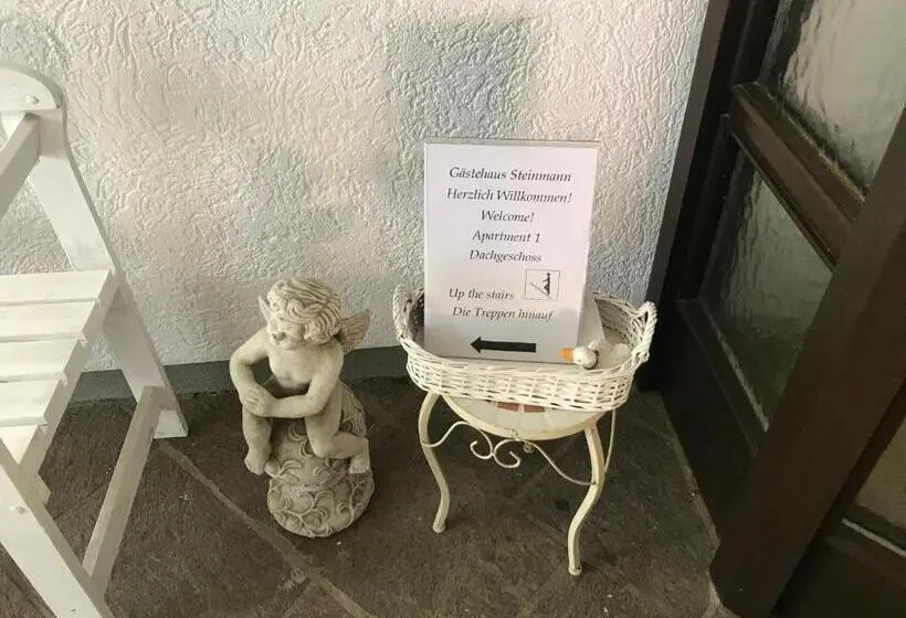 Huoneisto 1 Makuuhuone, Gästehaus Steinmann Großes Gästezimmer