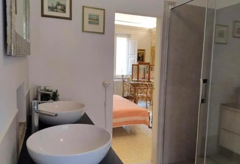 デラックスルーム, Residenza Storica Volta Della Morte