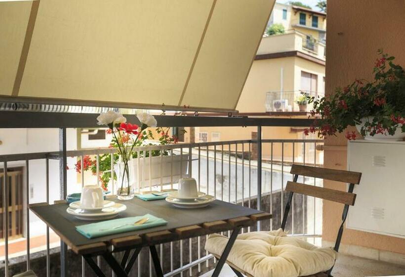 חדר סטנדרט עם מרפסת, Home 41°