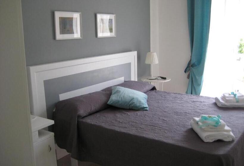 חדר סטנדרט עם מרפסת, Home 41°