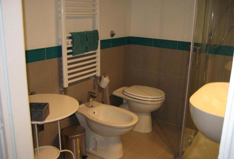 חדר סטנדרט עם מרפסת, Home 41°