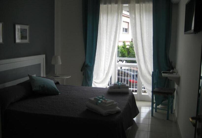 חדר סטנדרט עם מרפסת, Home 41°