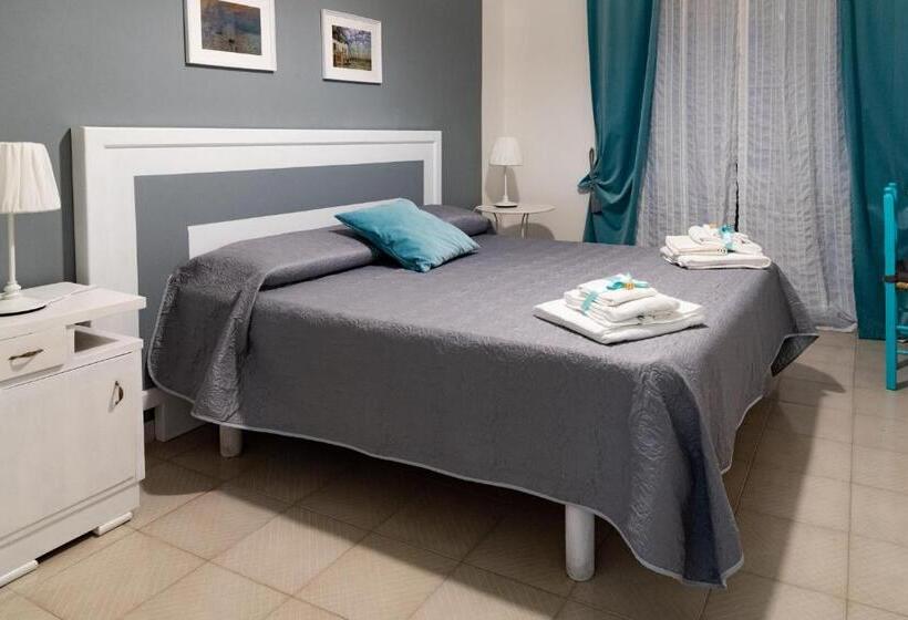 חדר סטנדרט עם מרפסת, Home 41°