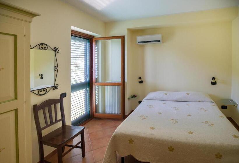 غرفة قياسية مطلة على الجبل, Il Glicine