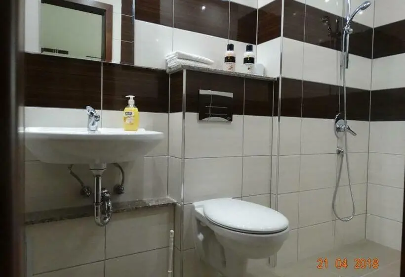 Quarto standard, Lago Peshtera
