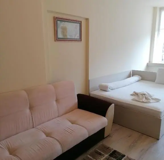 Quarto deluxe, Lago Peshtera