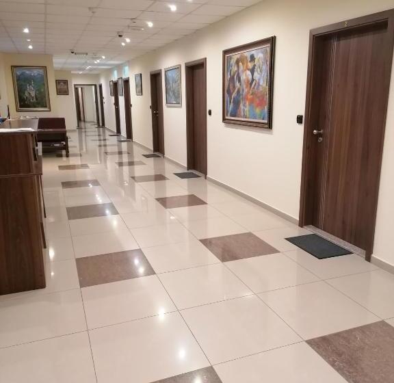 דירת שני חדרים, Lago Peshtera