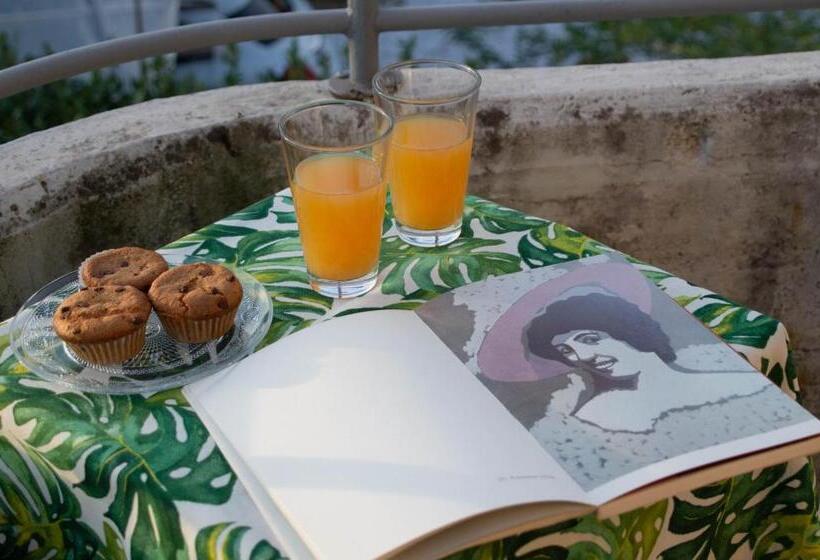 جناح ديلوكس, La Stagione Dell Arte B&b