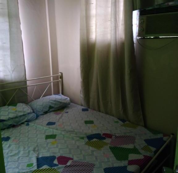 חדר אקונומי, Fleetwood Suites