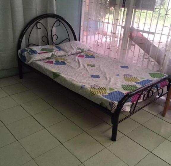 חדר סטנדרט לארבעה, Fleetwood Suites