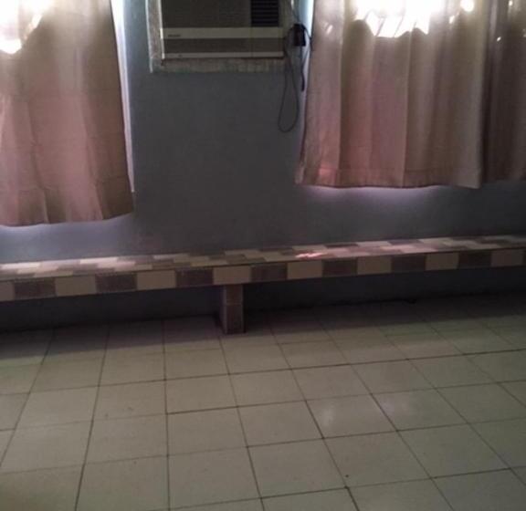 חדר סטנדרט לארבעה, Fleetwood Suites