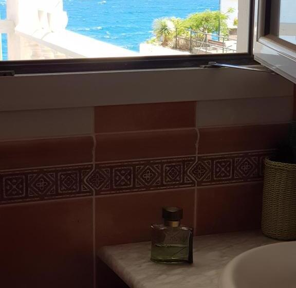 Номер Стандарт с Балконом, Kalma Private Getaway 100m Ocean