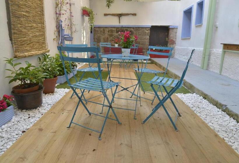 اتاق استاندارد سه نفره, A Mi Manera