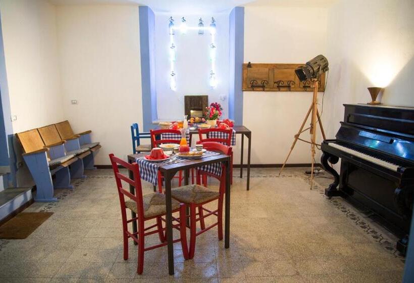 اتاق استاندارد سه نفره, A Mi Manera