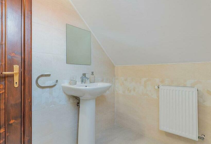 标准间, Casa Saraste