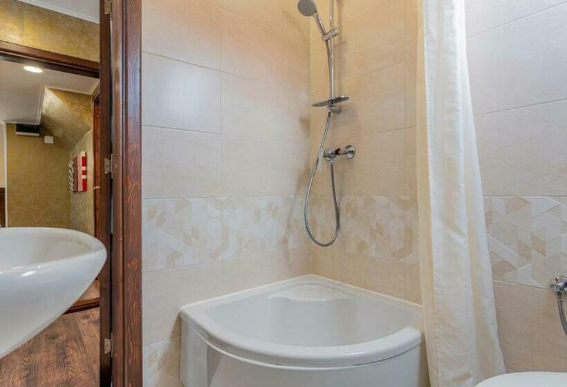 标准间, Casa Saraste