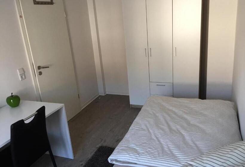 이코노미 싱글 룸, Leipzig In