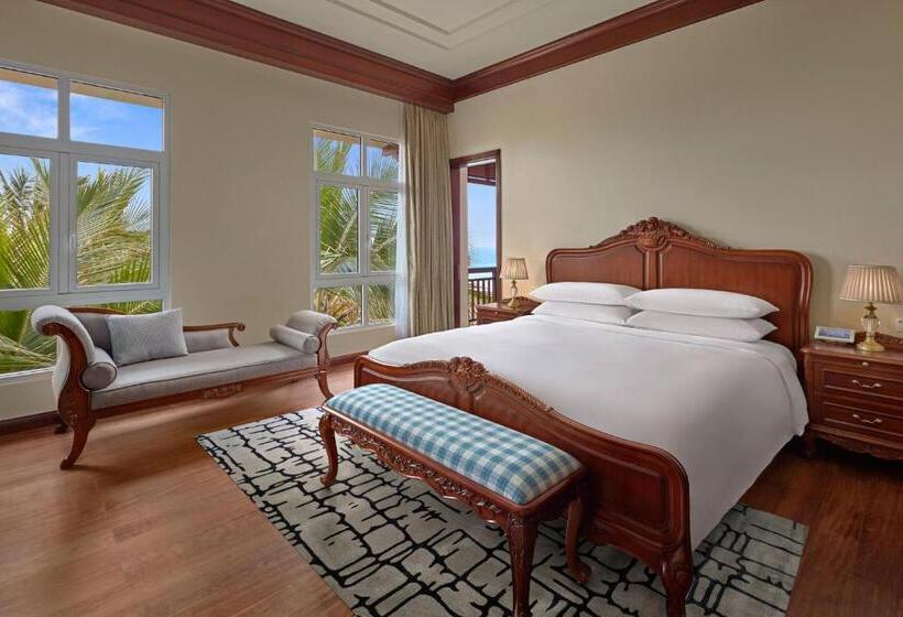 带双人大床的行政管理套房, Danang Marriott Resort & Spa