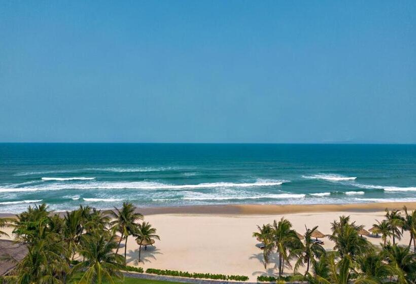 带双人大床的行政管理套房, Danang Marriott Resort & Spa