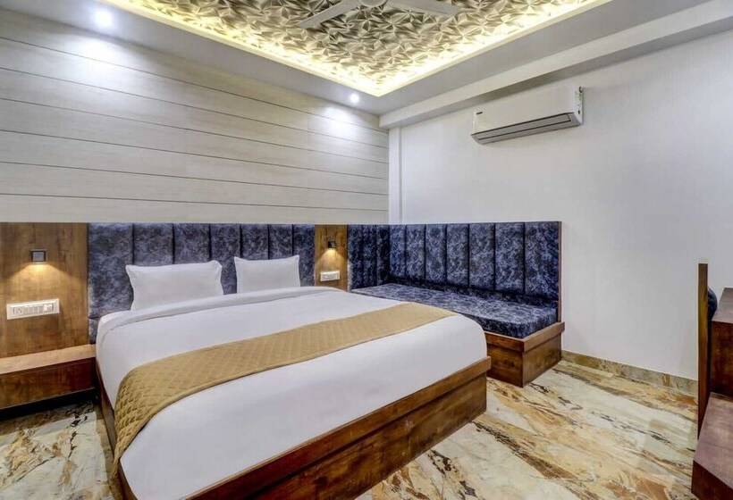 高级大房间, Anand Villa