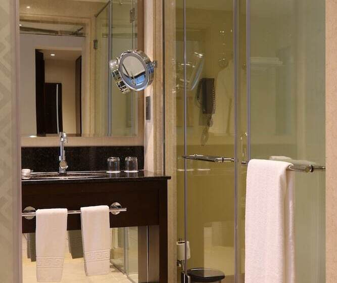 سوییت جونیور, Asiana Hotel Dubai