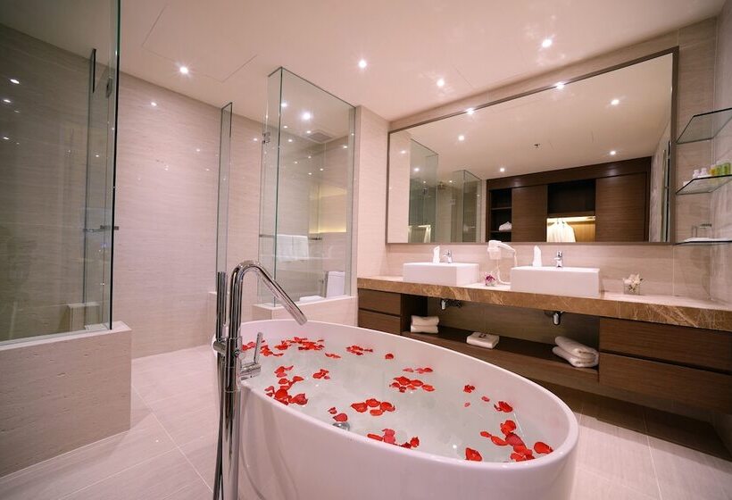 스위트, Bella Vista Waterfront Resort