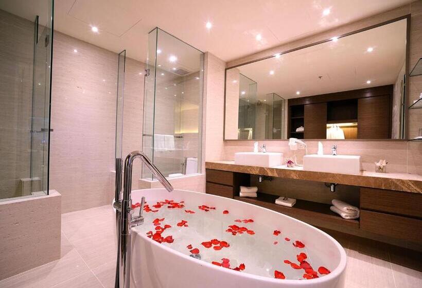 스위트, Bella Vista Waterfront Resort