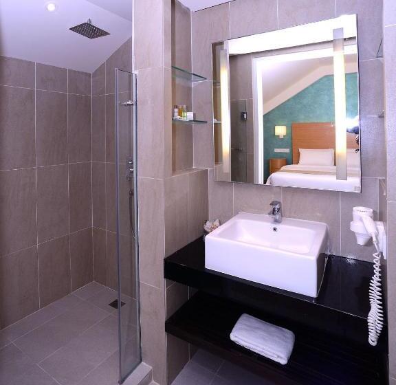 스탠다드 룸, Bella Vista Waterfront Resort