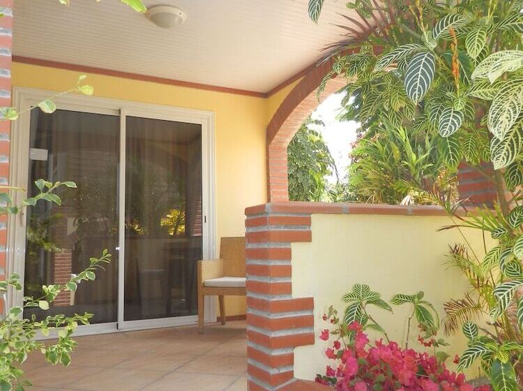 اتاق استاندارد با چشم‌انداز باغ, Cap Macabou