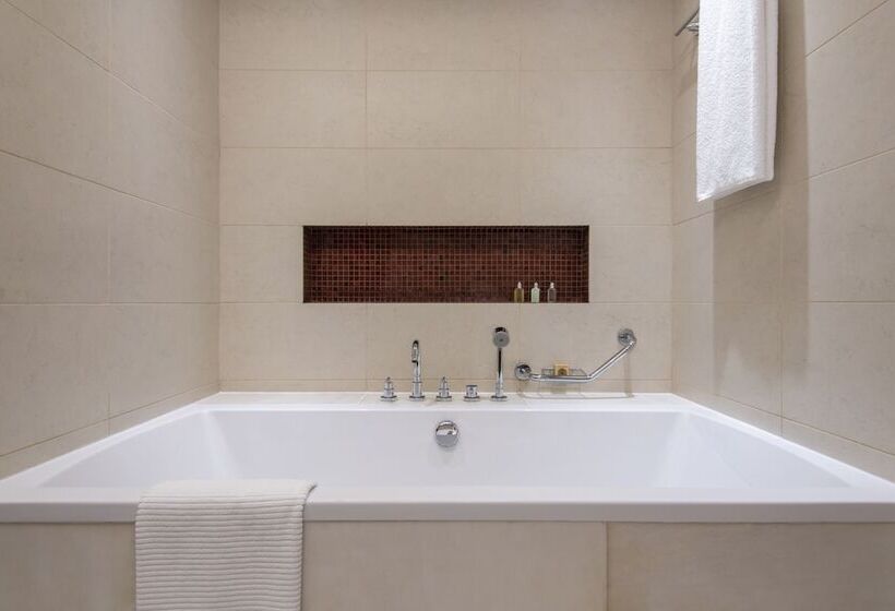 اتاق اجرایی, Fraser Suites Doha