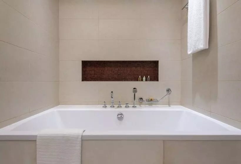 اتاق اجرایی, Fraser Suites Doha