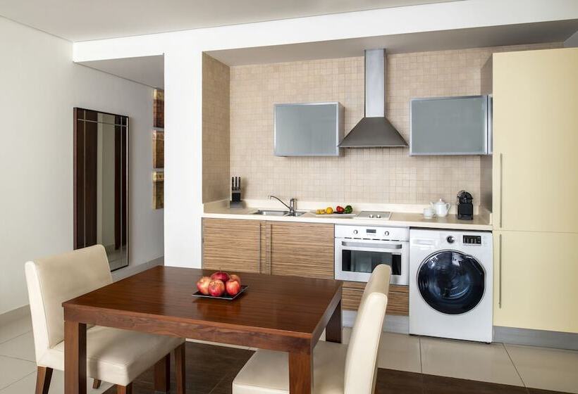 استودیوی لوکس, Fraser Suites Doha