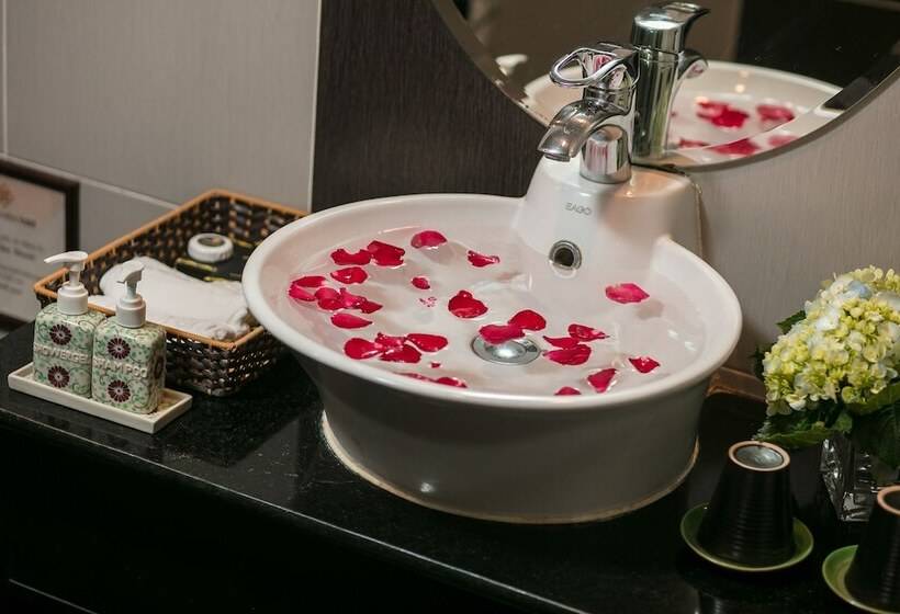 Suite Vista Ciutat, Hanoi Emotion