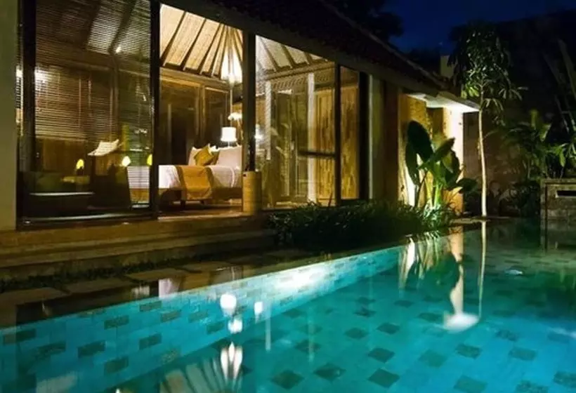 ویلای یک اتاق خوابه با استخر شنا, Komea Villa
