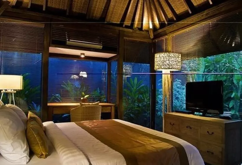 ویلای یک اتاق خوابه با استخر شنا, Komea Villa