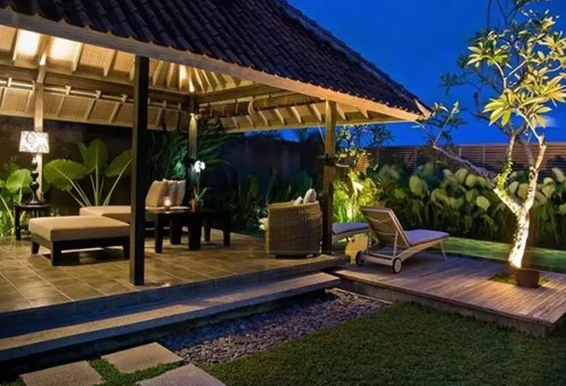 ویلای یک اتاق خوابه با استخر شنا, Komea Villa