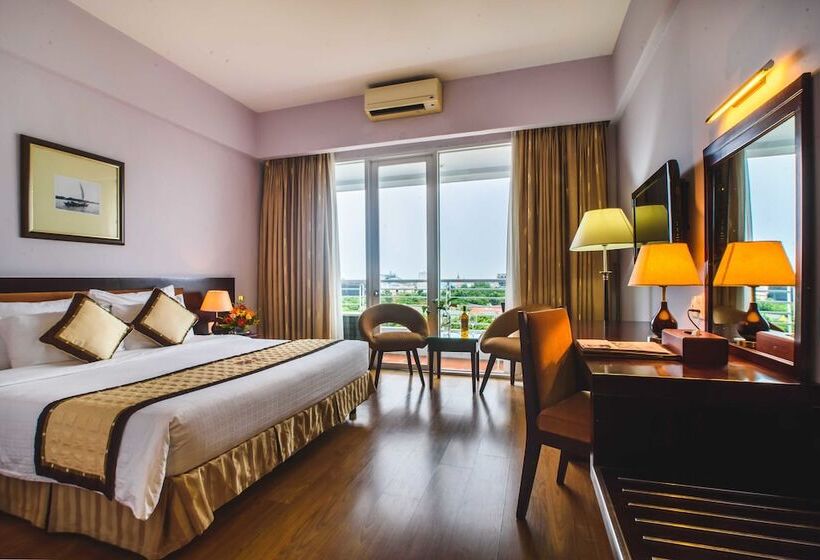 اتاق سوپریور با چشم‌انداز شهر, Mondial Hotel Hue