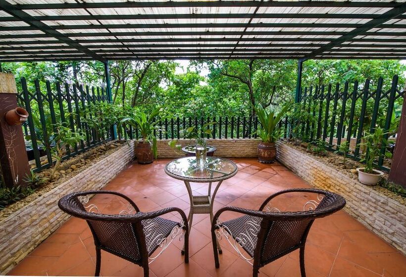 اتاق لوکس با چشمانداز باغ, Mondial Hotel Hue