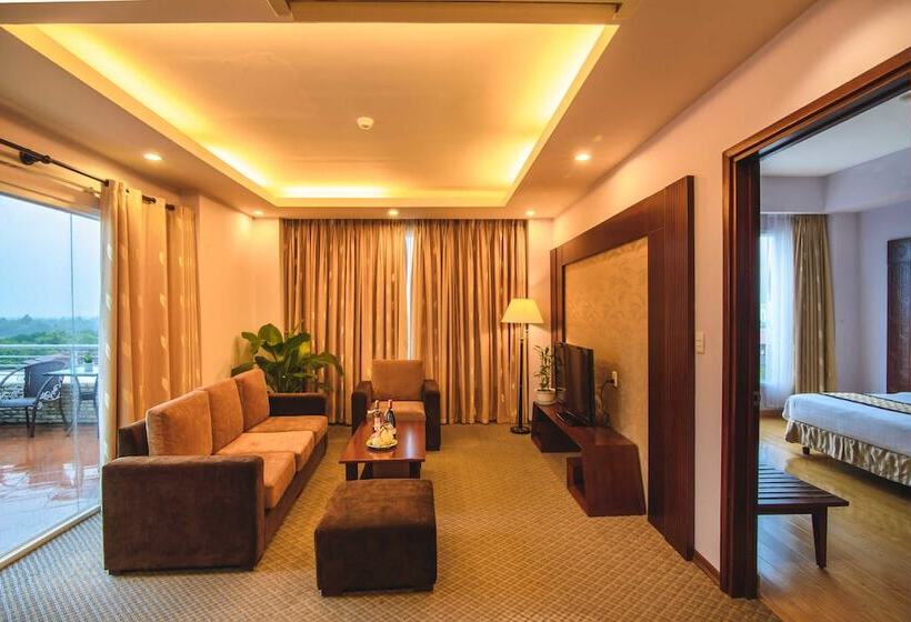 سوئیت با چشمانداز رودخانه, Mondial Hotel Hue